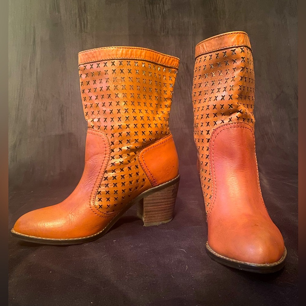 DMSX - Cut Out Booties